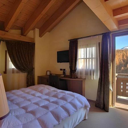 Hotel Bait De Angial Λιβίνιο Εξωτερικό φωτογραφία