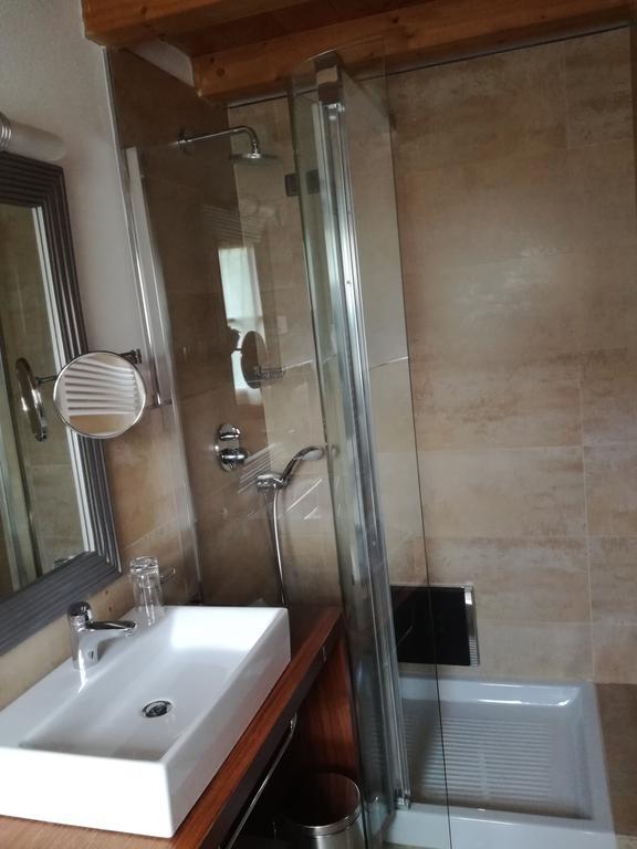 Hotel Bait De Angial Λιβίνιο Εξωτερικό φωτογραφία