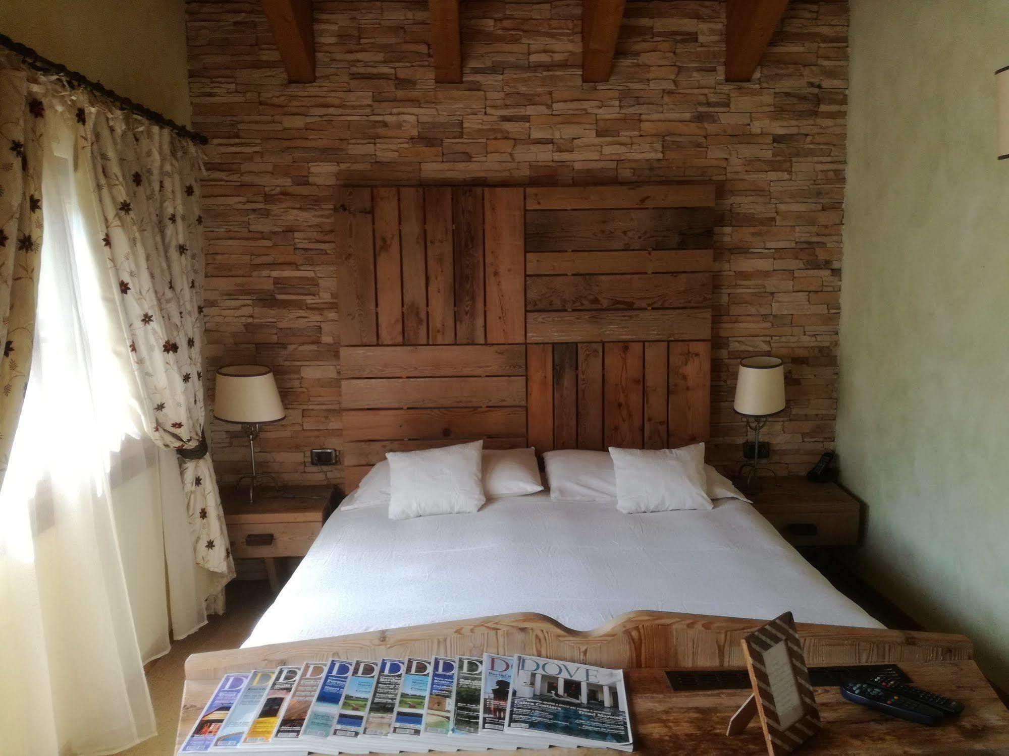Hotel Bait De Angial Λιβίνιο Εξωτερικό φωτογραφία