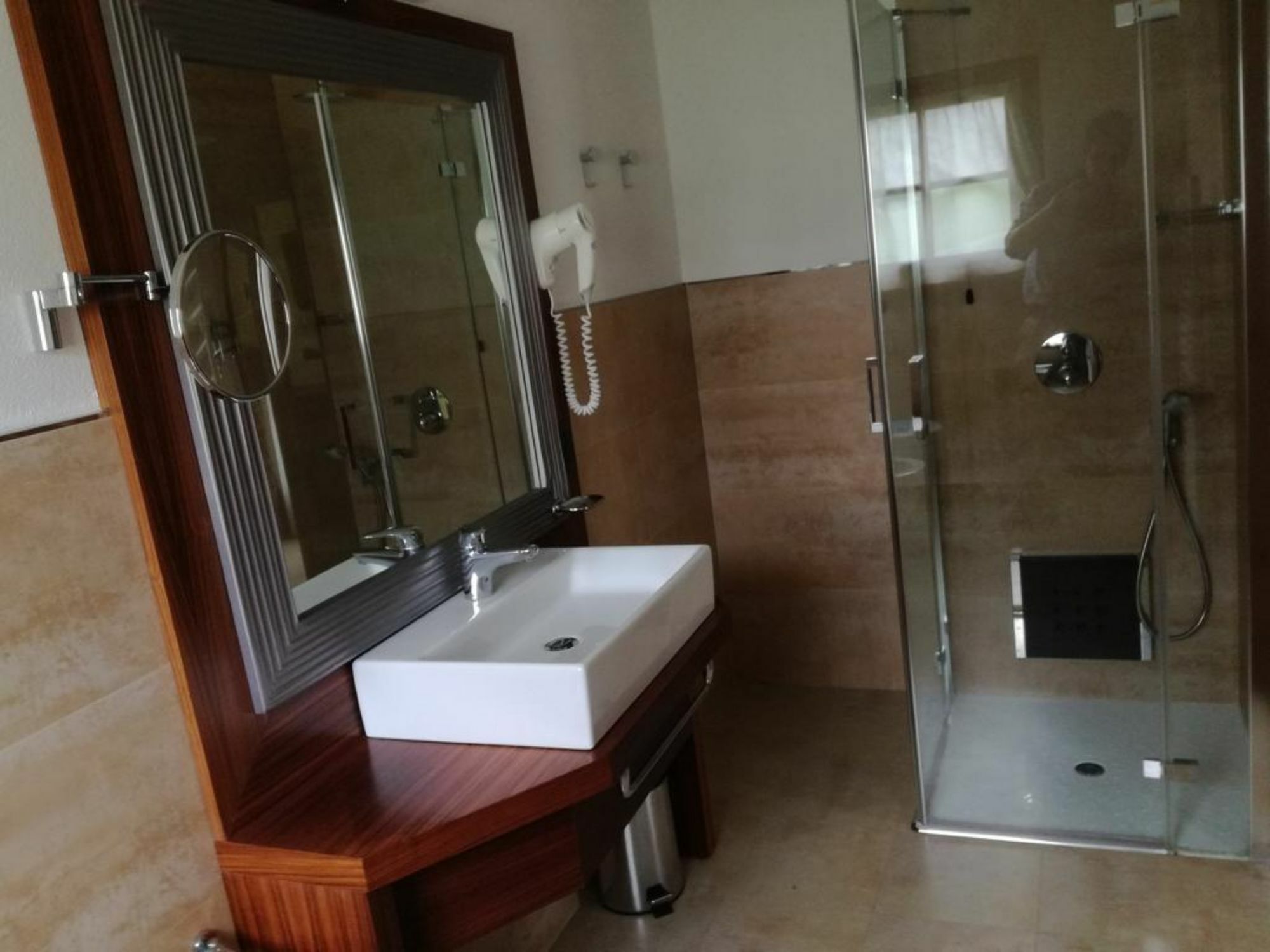 Hotel Bait De Angial Λιβίνιο Εξωτερικό φωτογραφία